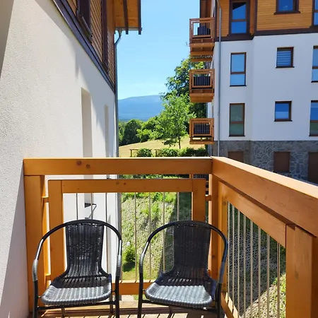 Pod Jelonkiem * شكلارسكا بوريبا